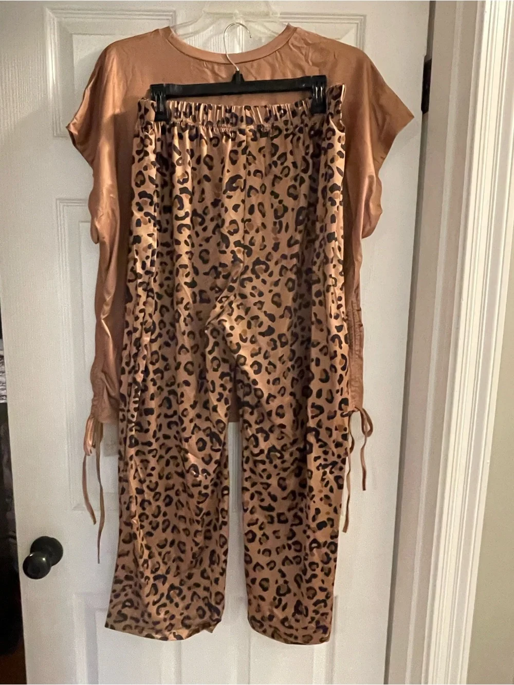 Women's Leopard Heart Pajama Set - Tan